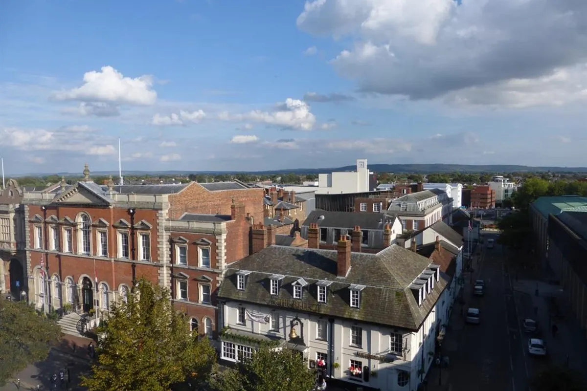 Flat Market Square in Aylesbury