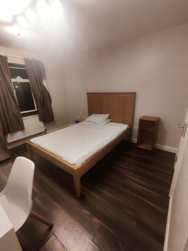 Room Wembley Hill Road in Greater London