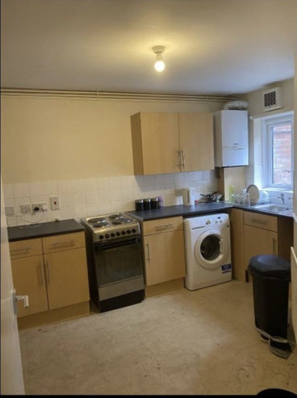 Room Wightman Road in Greater London