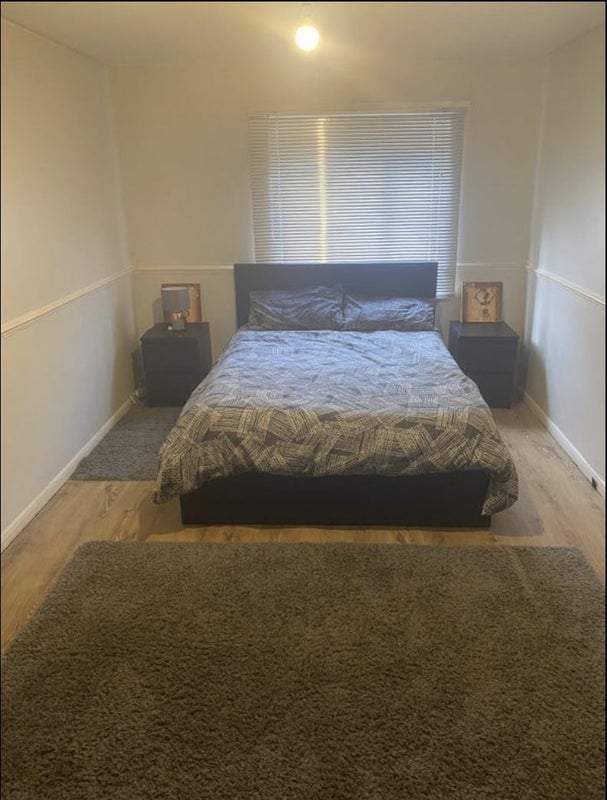 Room Wightman Road in Greater London