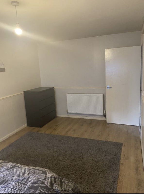 Room Wightman Road in Greater London