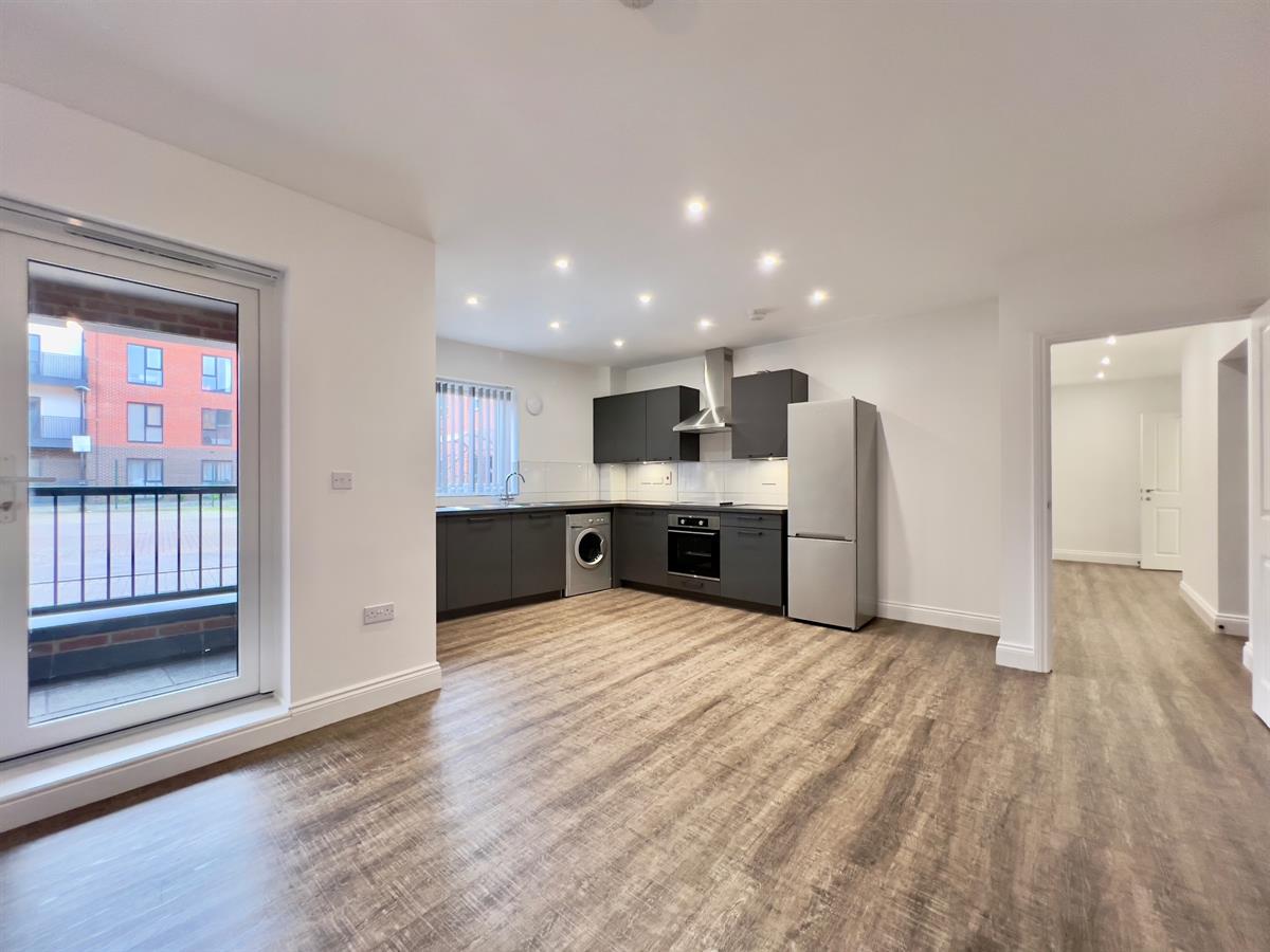 Flat Riverside Close in Greater London