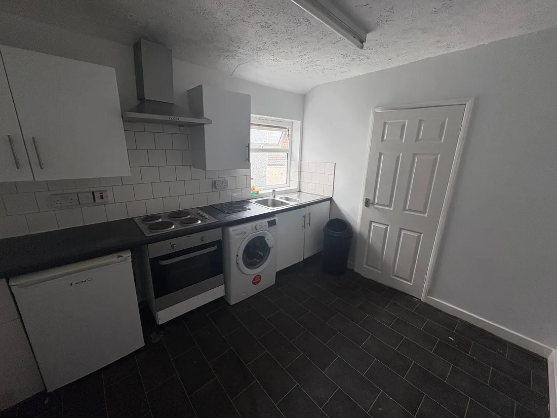 Flat Woodfield Street in Swansea