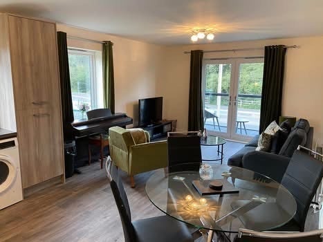 Room Llantrisant Road in Cardiff