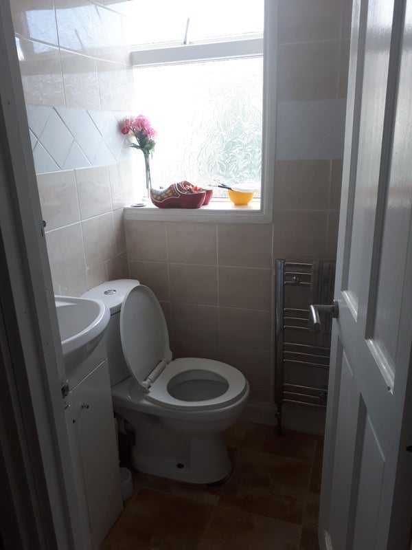 Room Tweed Mouth Road in Greater London