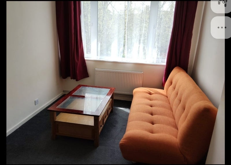 Room Thessaly Road in Greater London