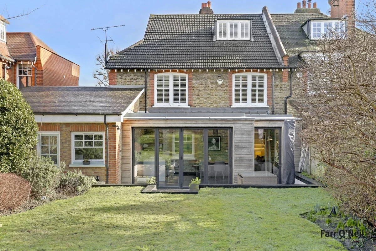 House Queen's Road in Epping Forest