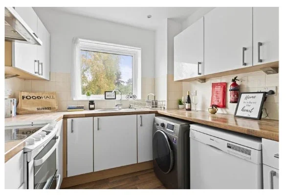 Room Herga Court in Watford