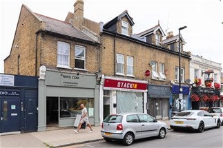 Flat St Mary's Road in Greater London