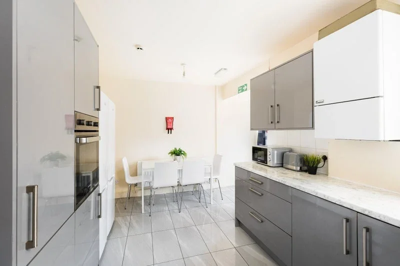 Room Leeson Walk in Birmingham