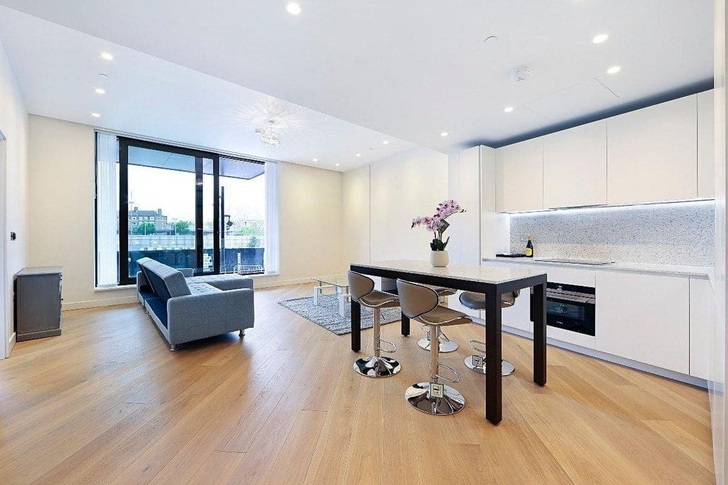 Flat Wood Lane in Greater London