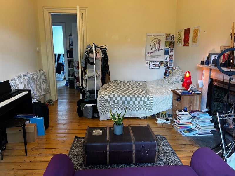 Room Hillhead Street in Glasgow