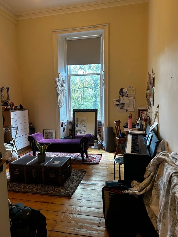 Room Hillhead Street in Glasgow