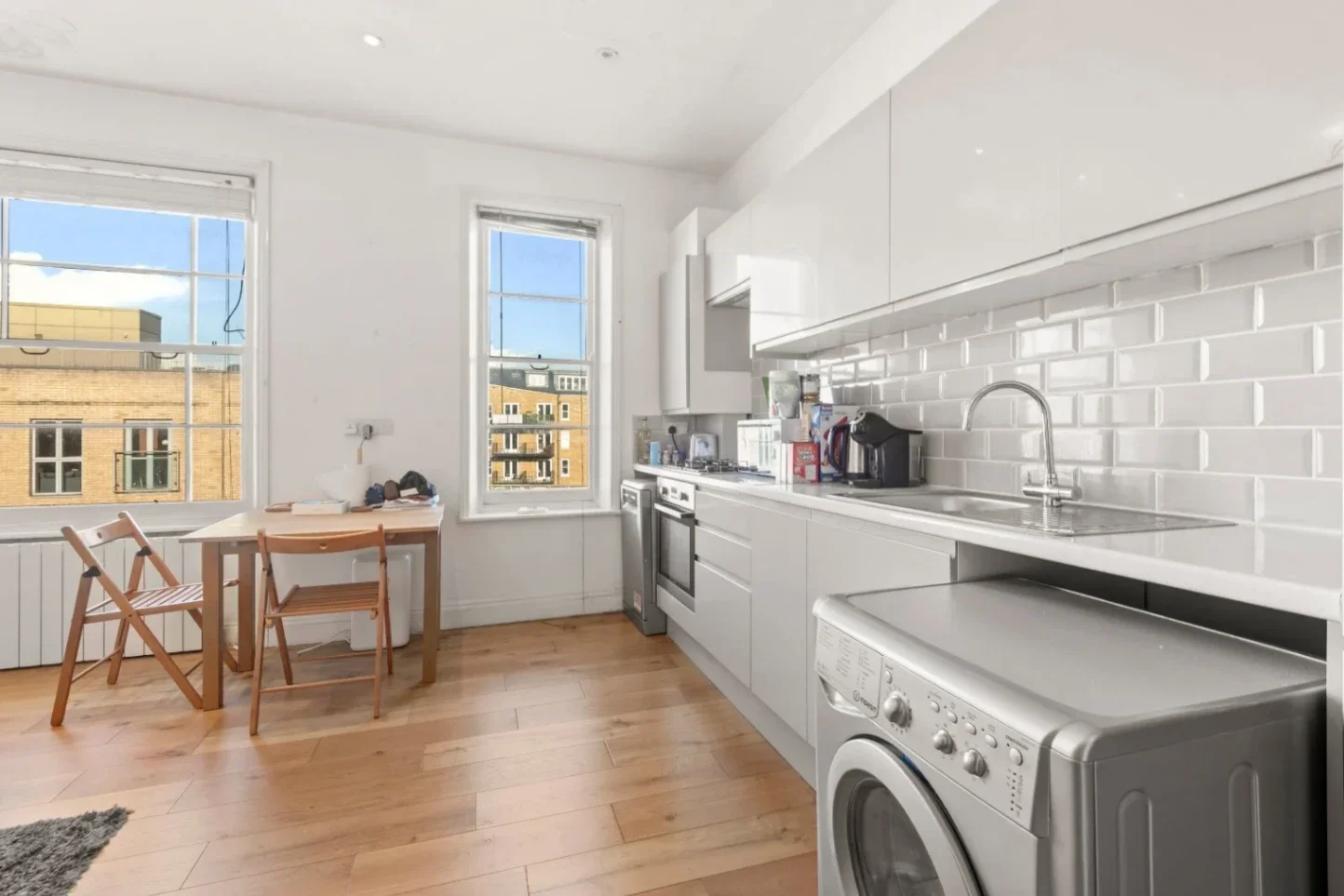 Flat Murray Street in Greater London