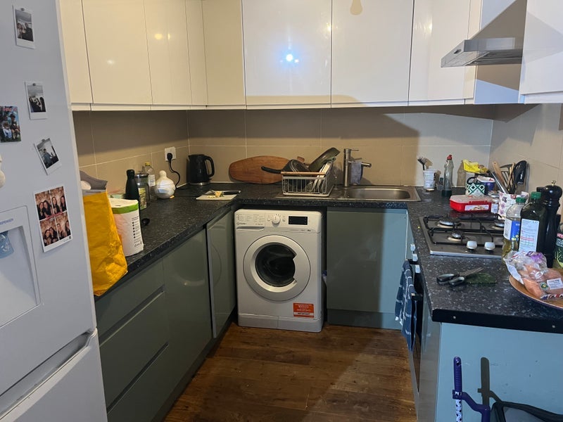 Room High Street in Greater London