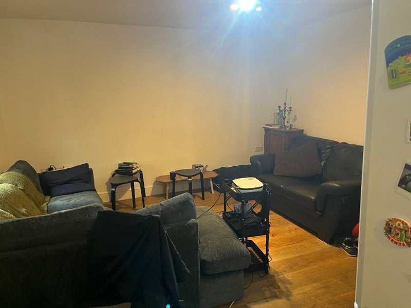 Room High Street in Greater London