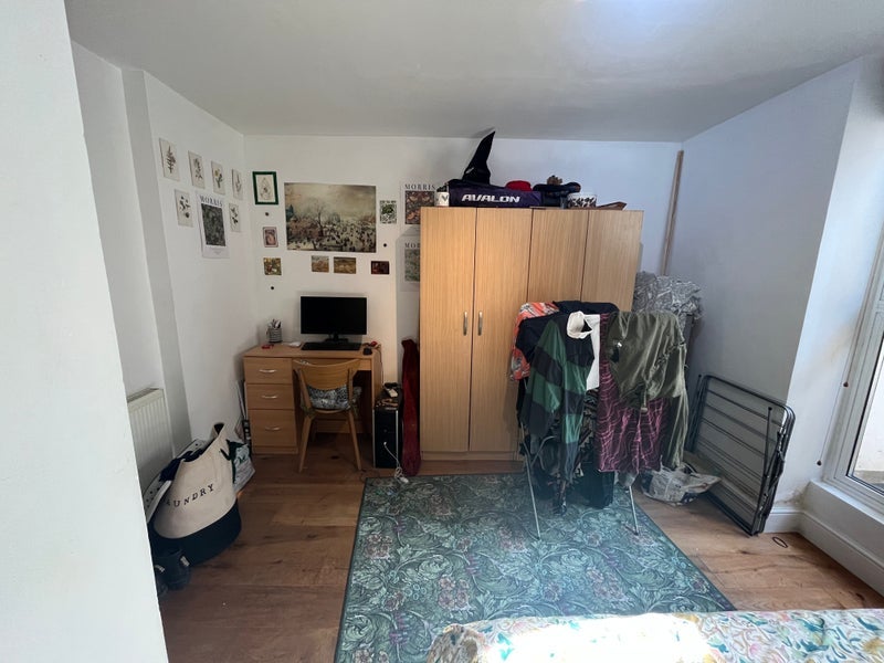 Room High Street in Greater London