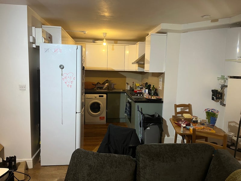 Room High Street in Greater London
