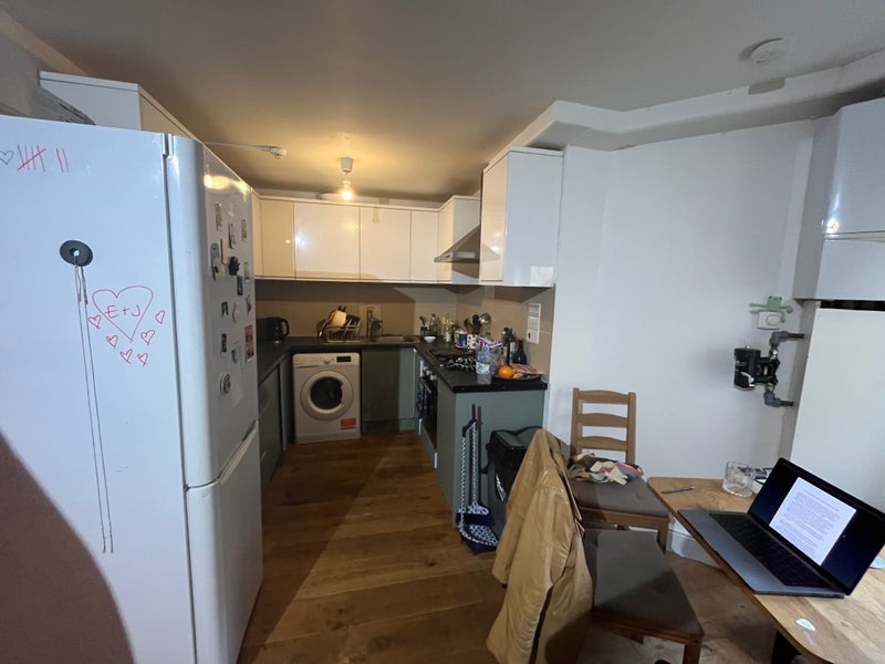 Room High Street in Greater London