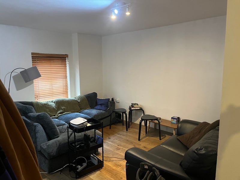 Room High Street in Greater London