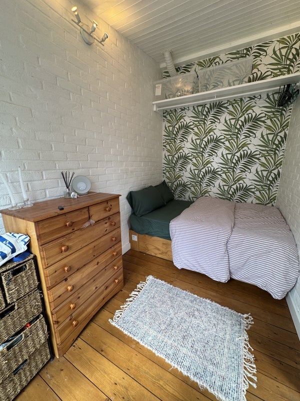 Room Moray Road in Greater London
