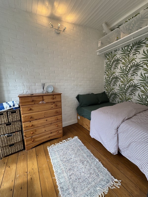 Room Moray Road in Greater London