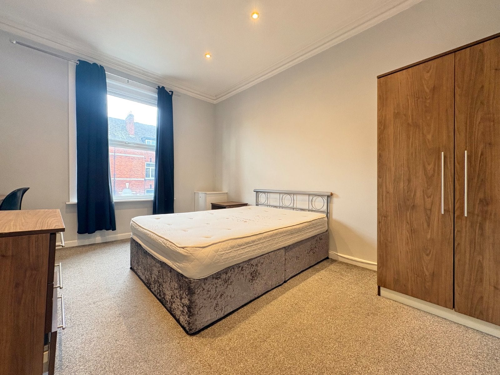 Flat Providence Avenue in Leeds