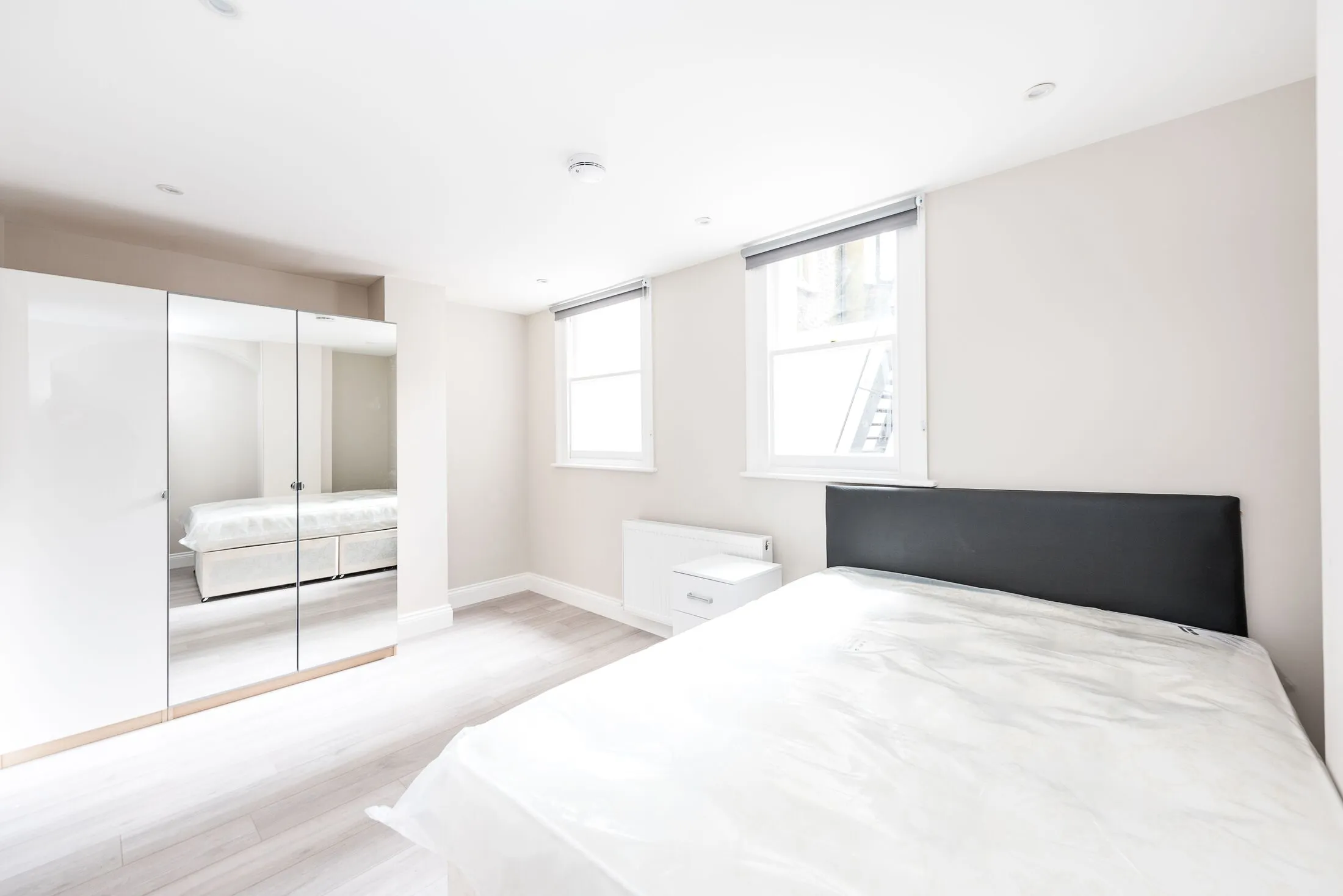 Flat Gore Street in Greater London