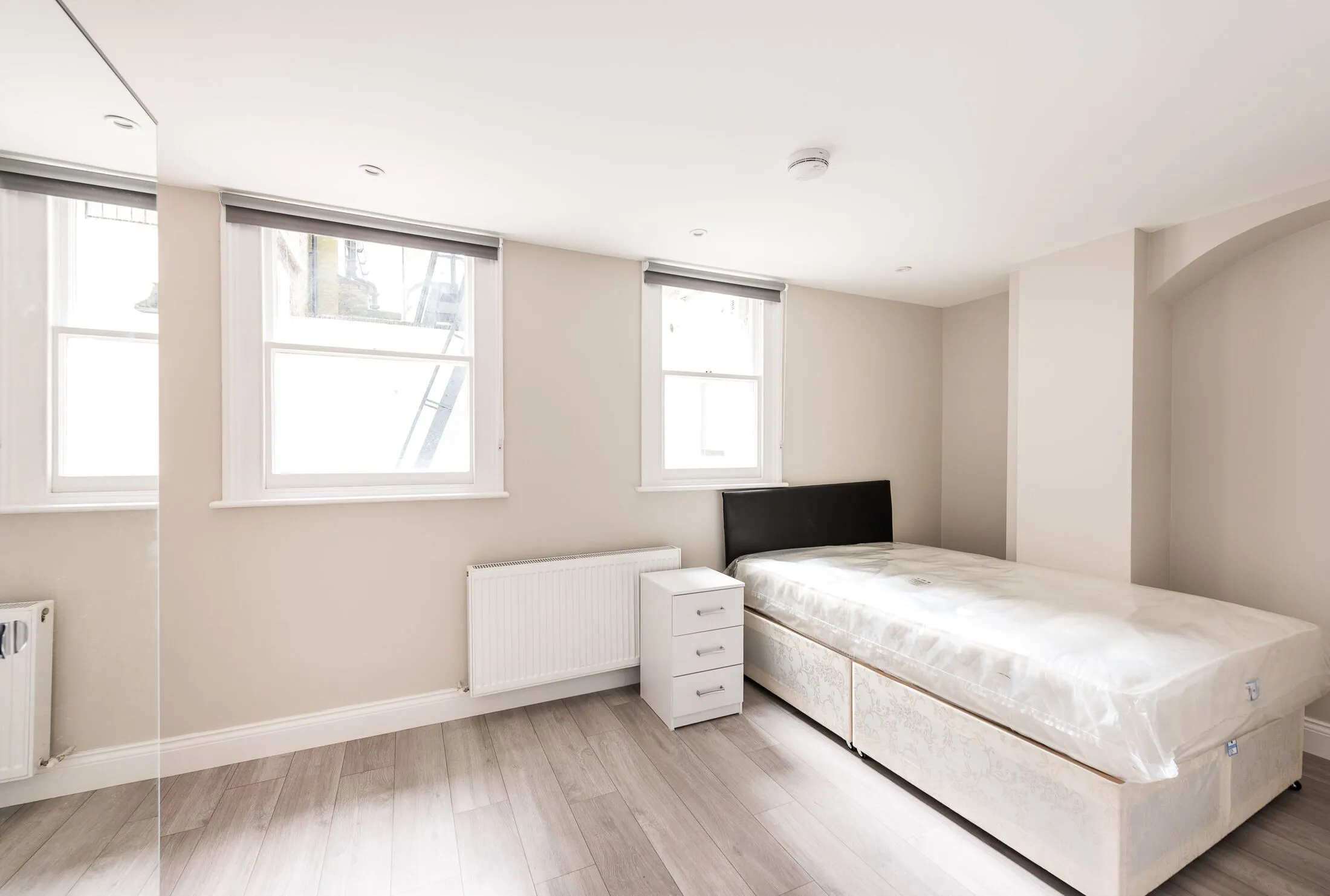 Flat Gore Street in Greater London