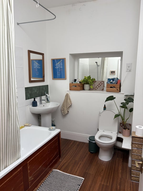 Room Apsley Road in Bristol