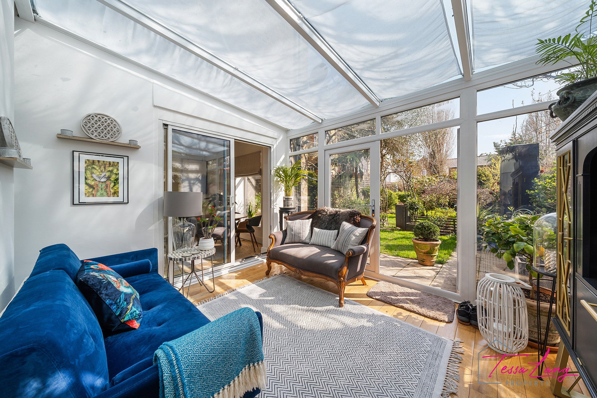Flat Chalcot Gardens in Greater London