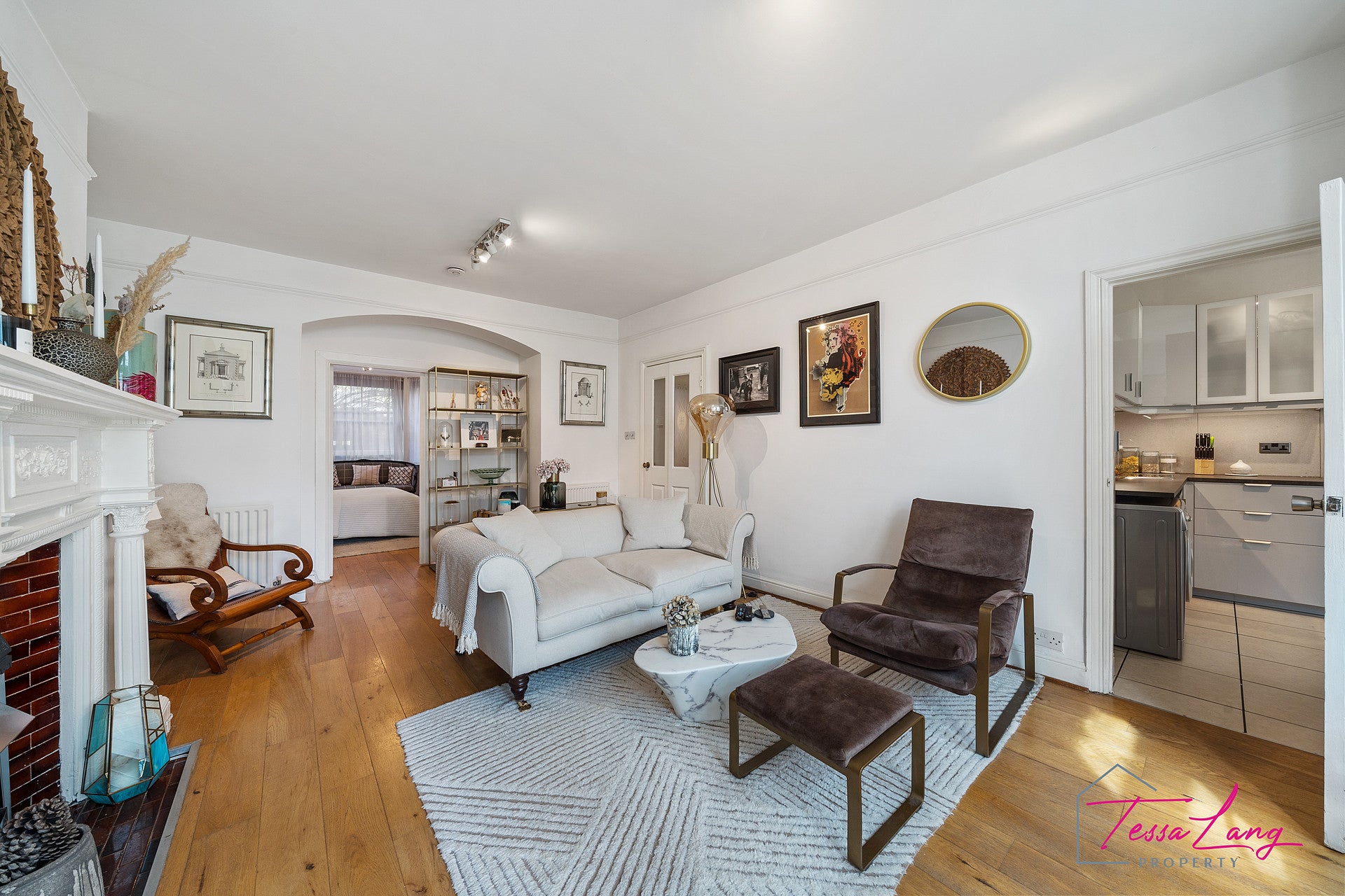 Flat Chalcot Gardens in Greater London