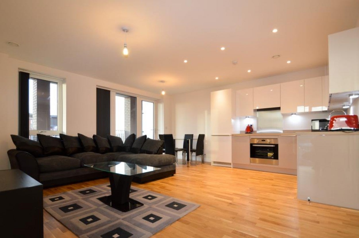 Flat Ragstone Road in Slough