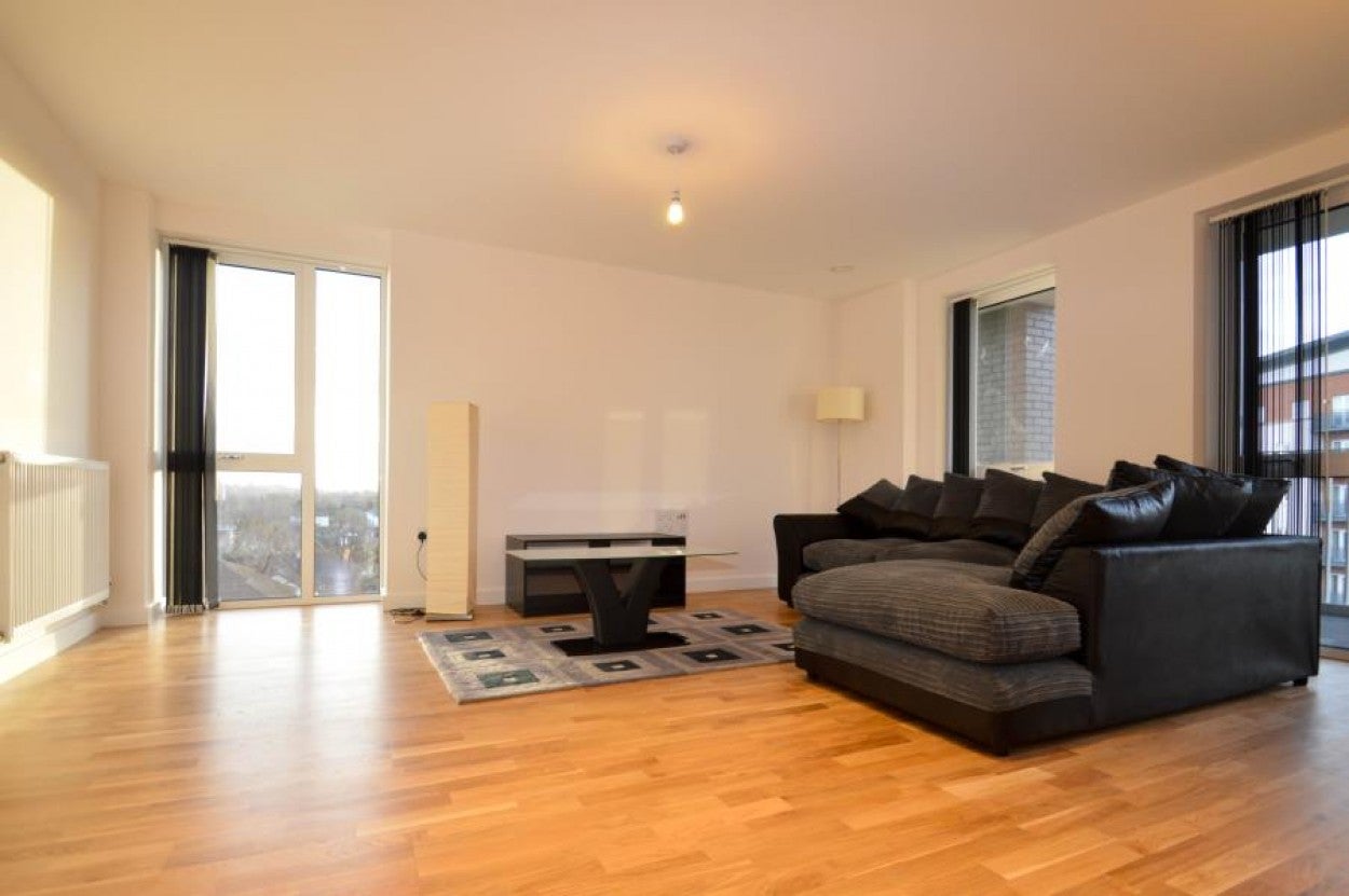 Flat Ragstone Road in Slough