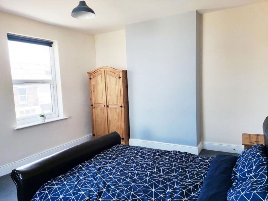 Room Burnaby Street in Sheffield
