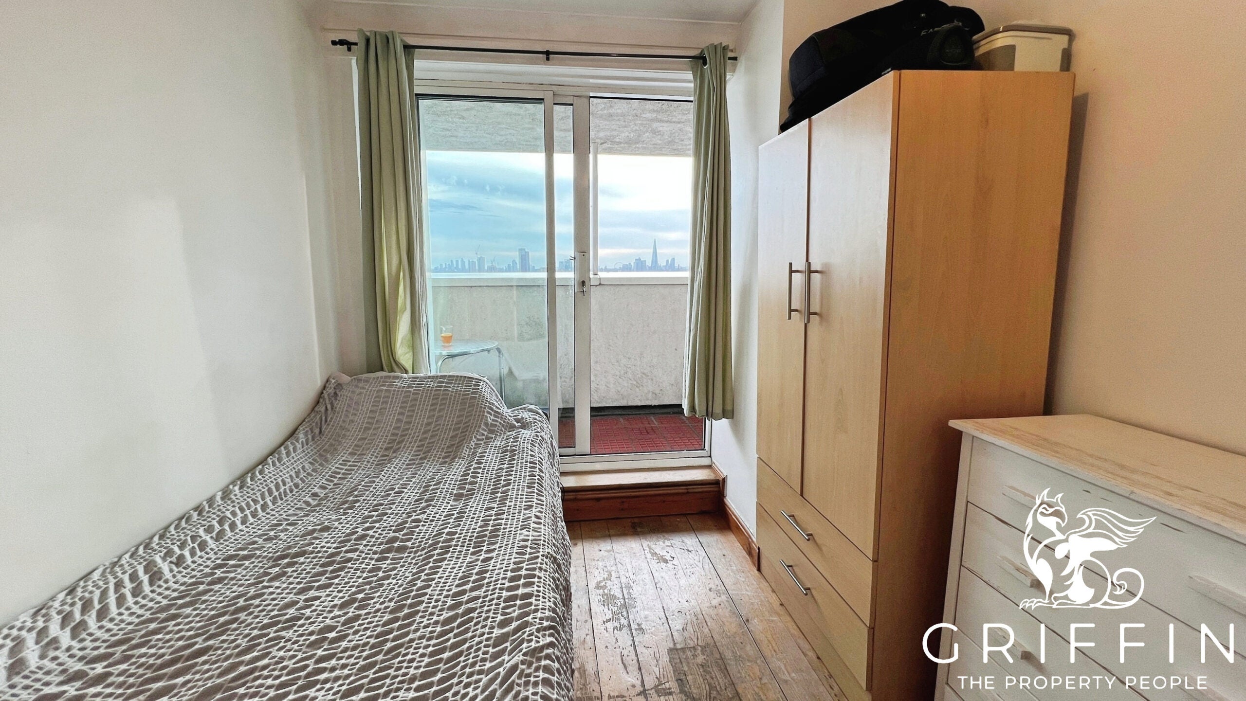 Room The Quarterdeck in Greater London