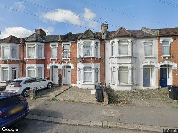 Room Holmwood Road in Greater London