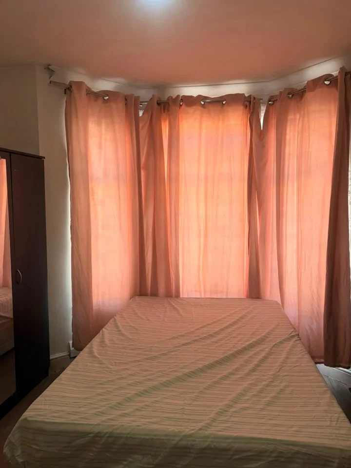 Room Holmwood Road in Greater London