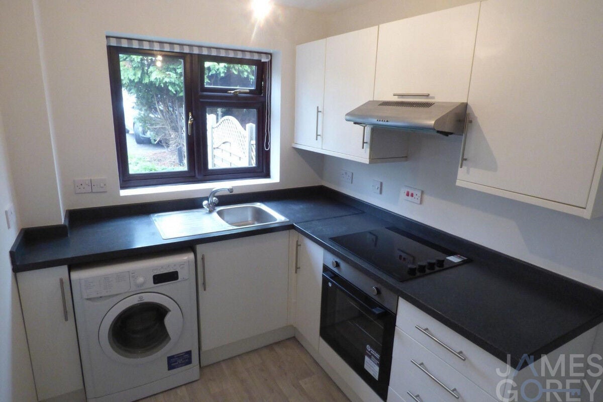 House Blackmans Close in Dartford