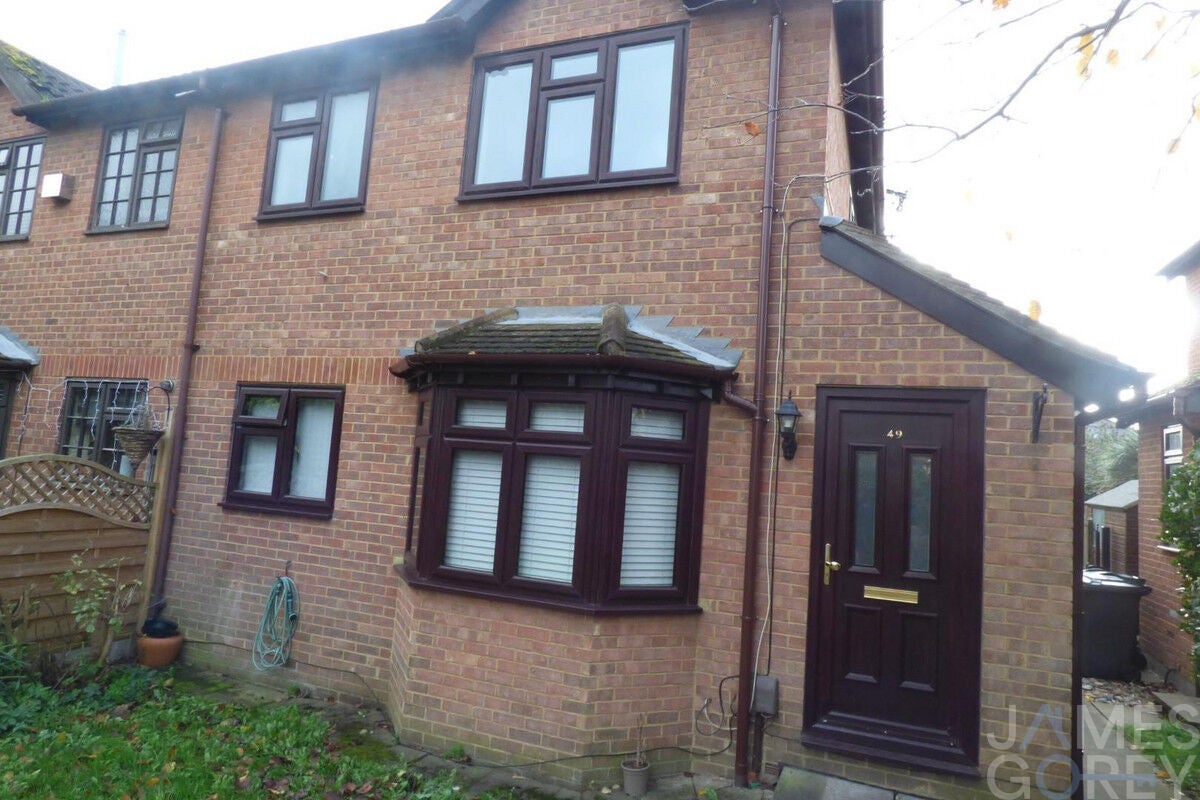 House Blackmans Close in Dartford