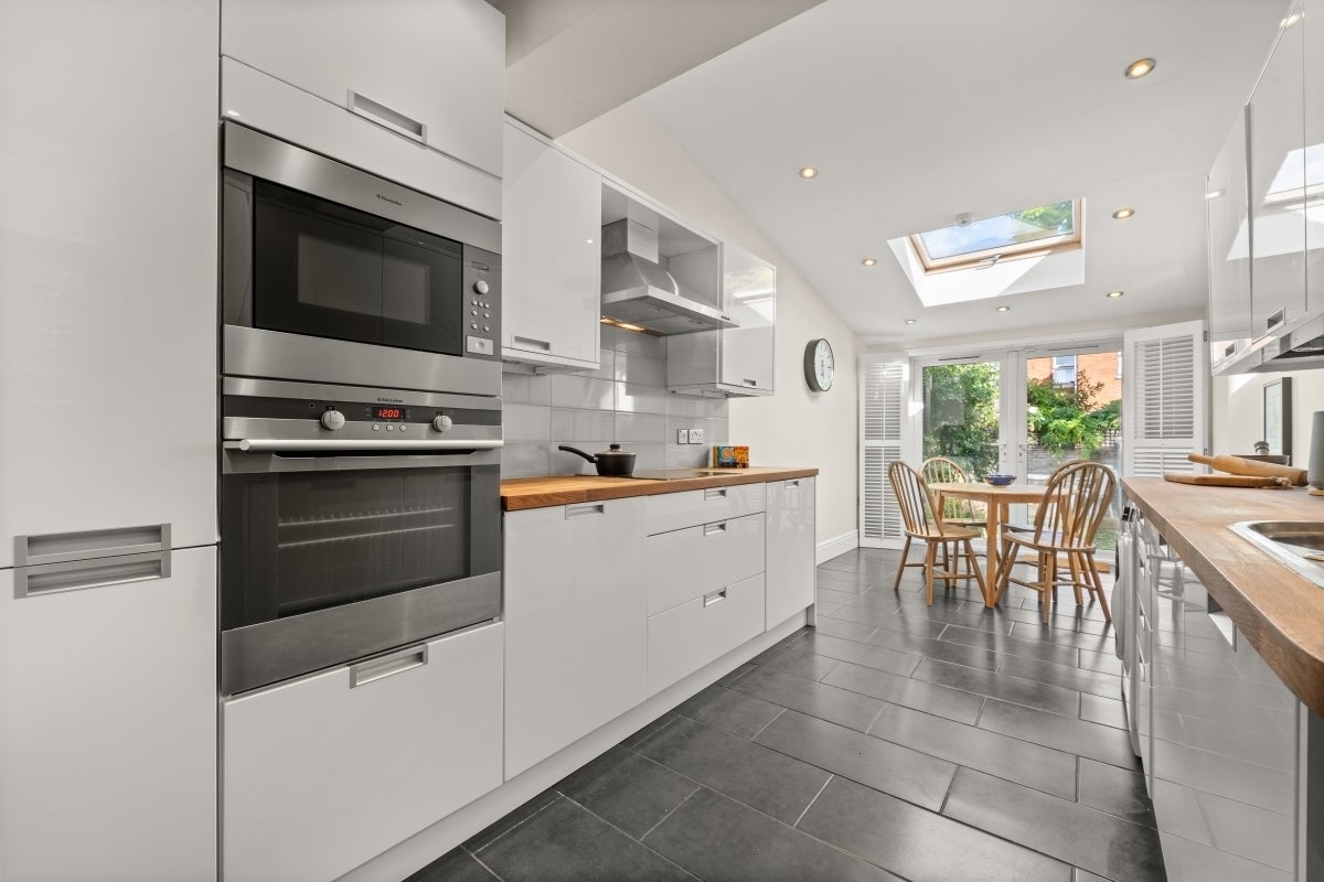 House De Montfort Road in Reading
