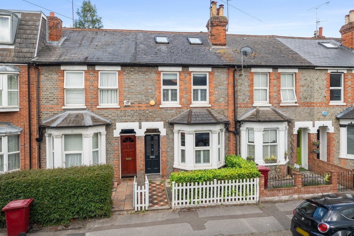 House De Montfort Road in Reading