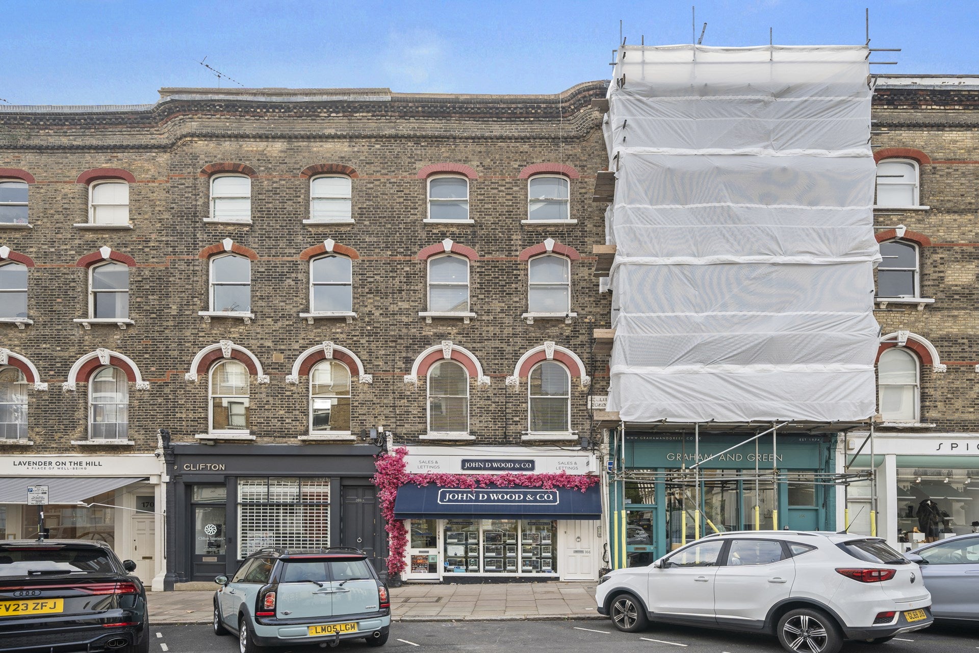 Flat Regent's Park Road in Greater London