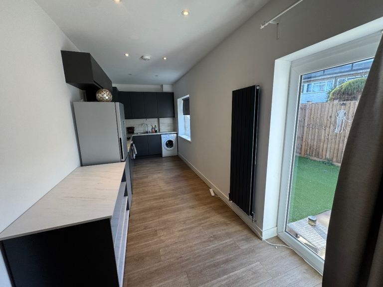 Flat Brenley Close in Greater London
