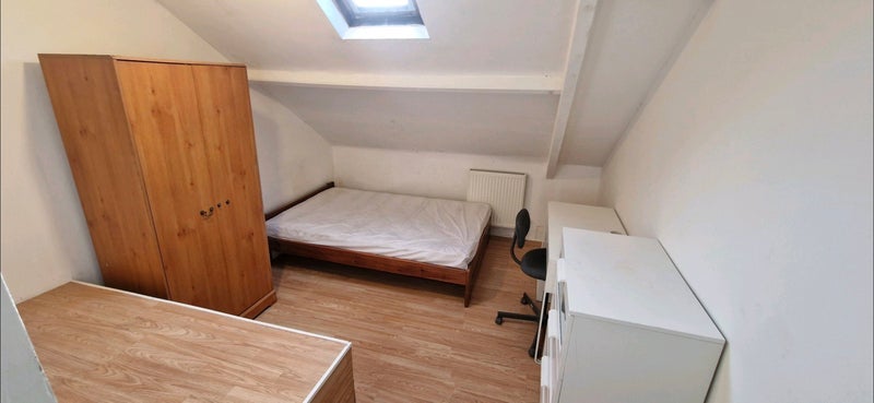 Room Ladykirk Road in Newcastle upon Tyne
