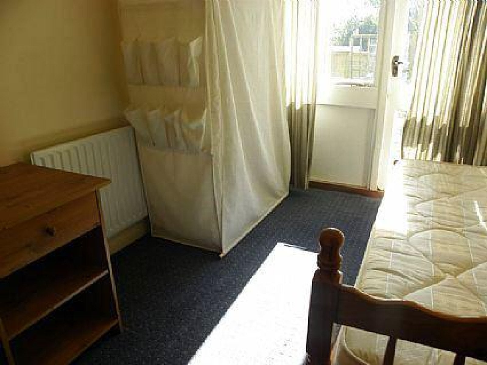 Room Broad Oak Road in Canterbury
