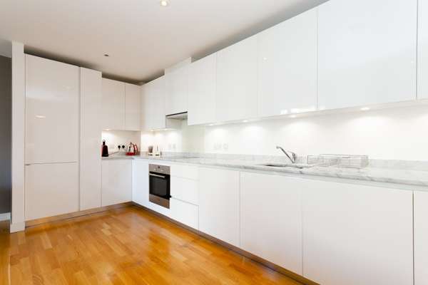 Flat Scarlet Close in Greater London