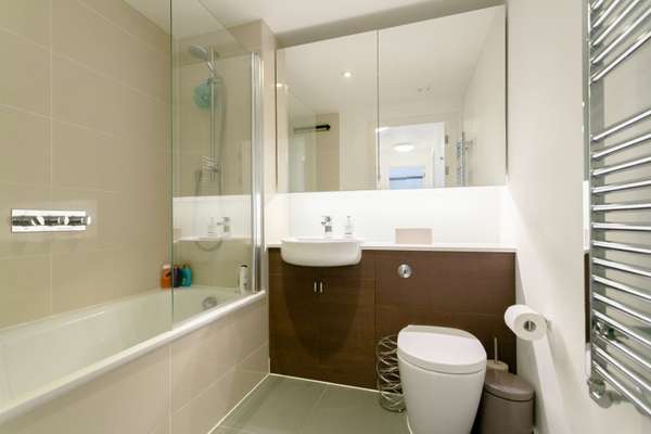Flat Scarlet Close in Greater London