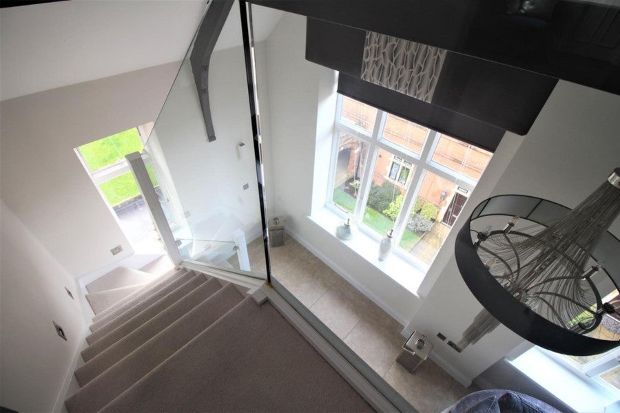 Flat Royal Connaught Drive in Hertsmere