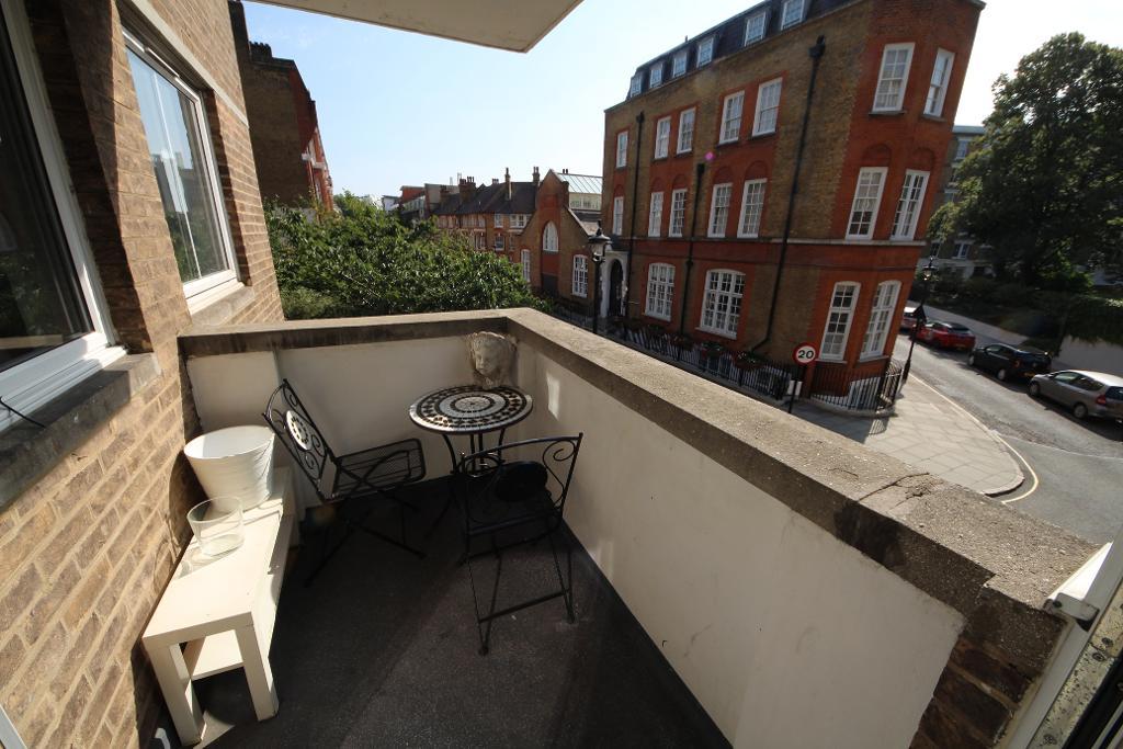 Flat Regency Street in London